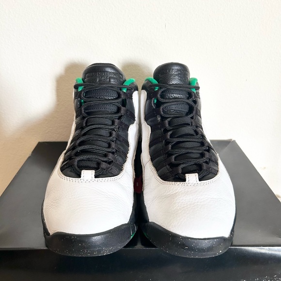 Jordan 10 Retro Seattle size 10 310805-137 2019 PRE-OWNED with OG BOX - Picture 8 of 9